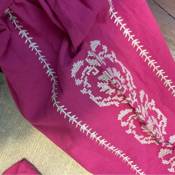 Easel button down shirt. Small, but oversized. - Picture 4 of 4